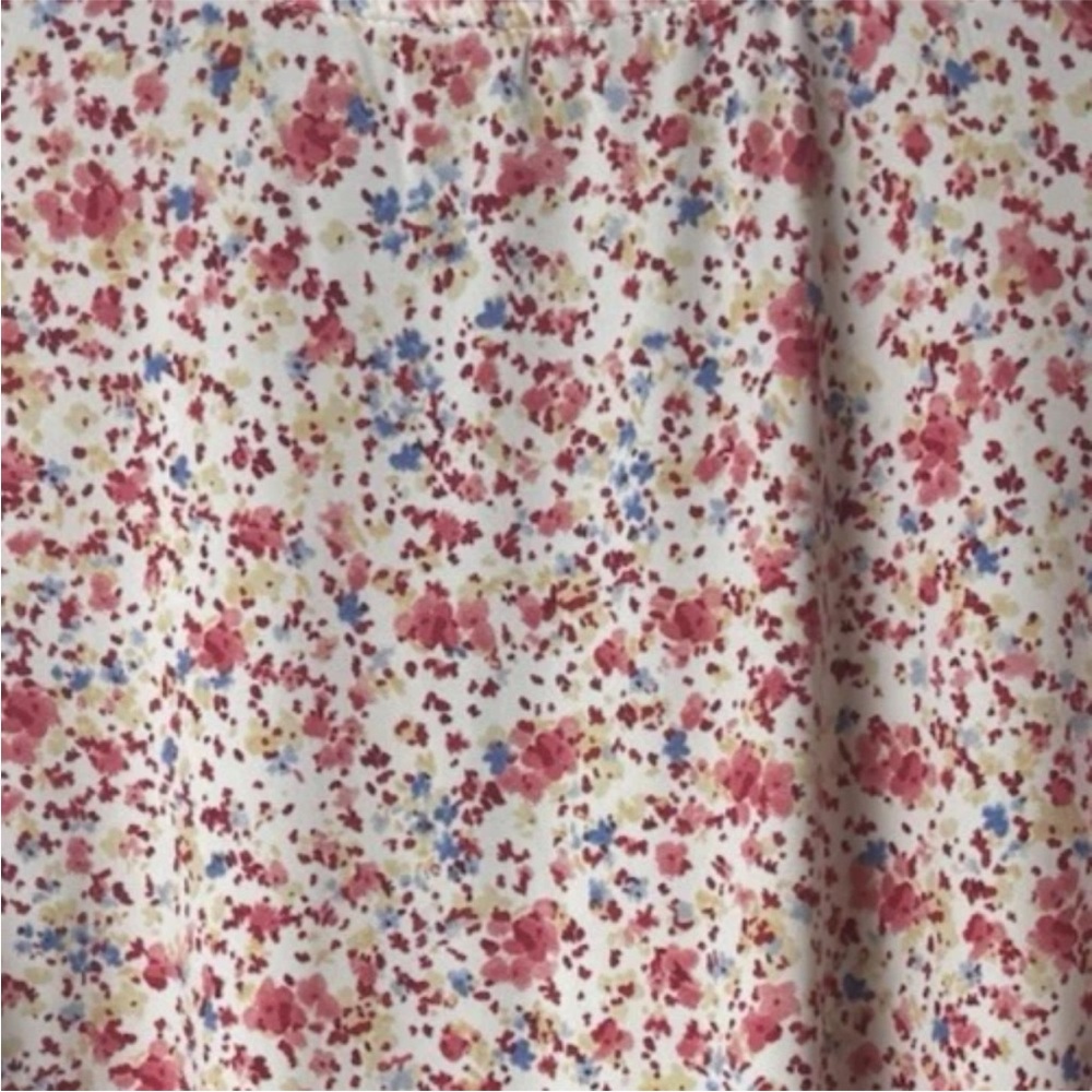 Ava & Grace Blouse Size Medium Top Floral Short Sleeves Ruffles Button Up - Picture 6 of 7